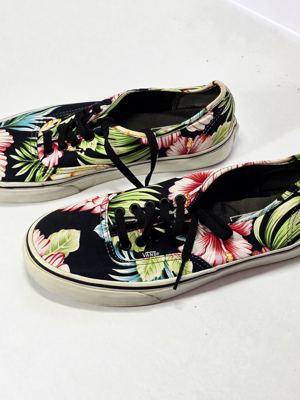 VANS Atwood Shoes Hawaiian Tropical Black Floral Womens Sz 9 Mens Sz 7.5 Lace Up